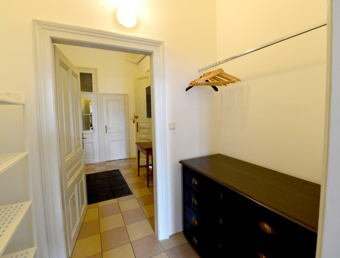 Top Flat - 1 Free Parking Space At The Metro Vienna Esterno foto